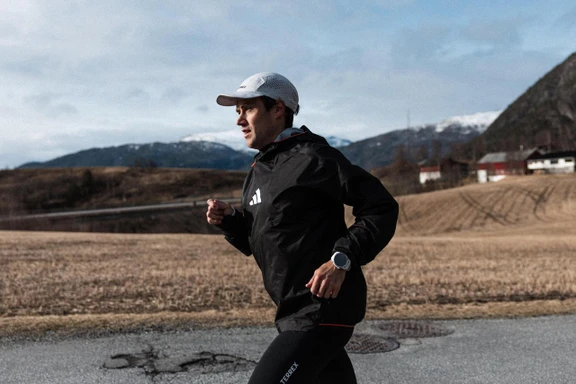 CCCを制したトレイルランナーがボストンマラソンに挑戦：ペッター・エングダールのマラソンデビューに迫る